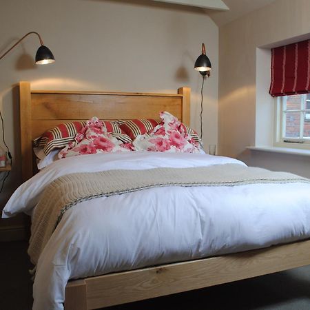 Courtyard Cottages Lymington, 2 Adults Only Екстериор снимка