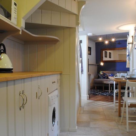 Courtyard Cottages Lymington, 2 Adults Only Екстериор снимка